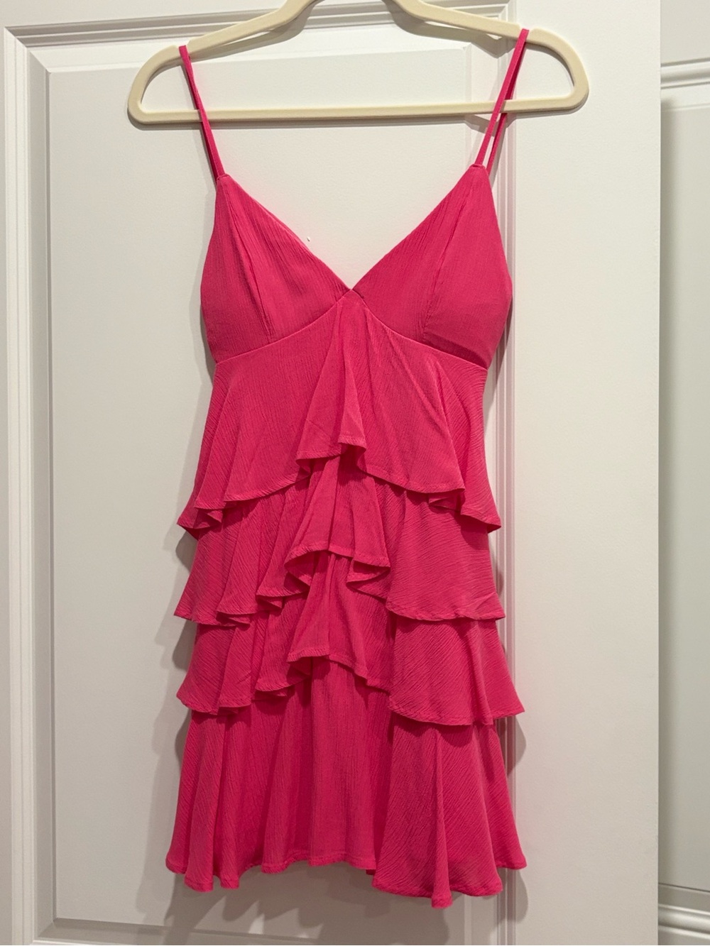 Brand New Hollister Hot Pink Tiered Ruffle Dress w Tags